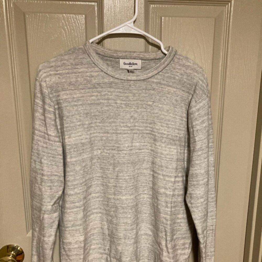 Medium Goodfellow & Co Light Crewneck Sweater